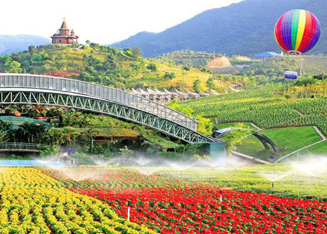 <b>东部华侨城拓展训练基地,世界级度假旅游目的地</b>