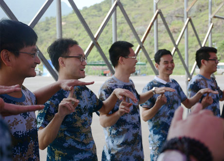 哪家深圳拓展公司的拓展教练最靠谱最专业？