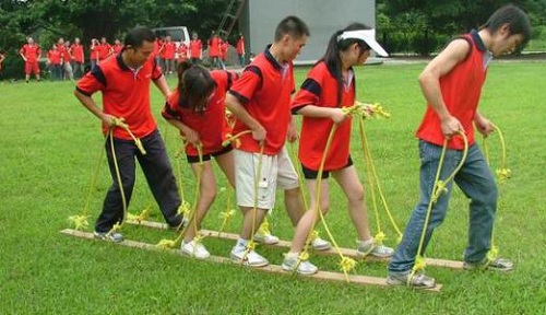 拓展训练项目：无轨列车
