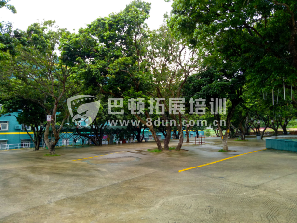 新长征军事拓展基地的拓展训练场地