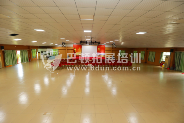 新长征军事拓展基地的拓展训练场地