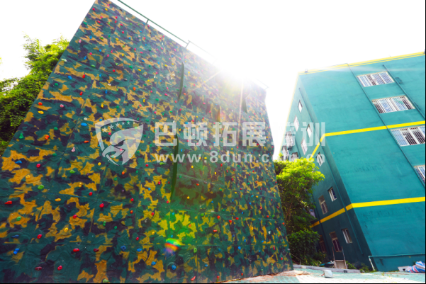 新长征军事拓展基地的拓展训练场地